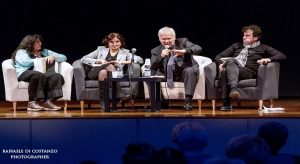 Nelle foto di Raffaele Di Costanzo, momenti della presentazione del libro con Jean-Nol Schifano, Jean-Paul Seytre, Nino Daniele (in alto), Stella Cervasio, Donatella Gallone e Salvio Esposito (al centro), all'istituto francese di Napoli in via Crispi 86\ ilmondodisuk.com