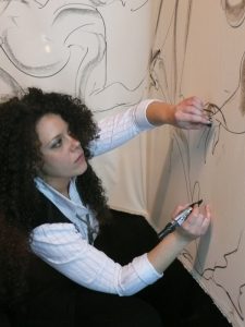 L'artista Daniela Valentino\ilmondodisuk.com