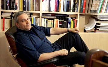 Università Federico II Cittadini e studenti a scuola di noir con Maurizio De Giovanni