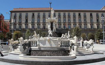 Moda e gastronomia: l’istituto Isabella d’Este mette in mostra i suoi talenti partenopei fra il Municipio e la fontana del Nettuno Istituto Isabella d'Este | ilmondodisuk.com