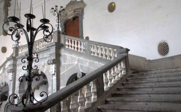 Palazzo serra di cassano| ilmondodisuk.com