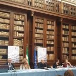 Un momento della conferenza stampa di presentazione nella sala Rari della Biblioteca Nazionale di piazza Plebiscito con (da sinistra) l’assessore Nino Daniele, Alessandra Calvo, presidente di Soup, Francesco Mercurio, direttore della biblioteca, Diletta Capissi, responsabile della comunicazione e Marinella Pomarici, presidente di “A voce alta”\ ilmondodisuk.com