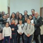 Nelle foto, (in alto) il presidente della Fondazione Premio Napoli Domenico Ciruzzi ritratto da Ricardo Siano; in basso un momento dell’incontro con i ragazzi della scuola di teatro ‘Scugnizzeria’ di Scampia e lo scrittore Andrej Longo (a destra, in prima fila) a palazzo Reale, per il ciclo ‘Mille lettori in cerca di autori’\ ilmondodisuk.com
