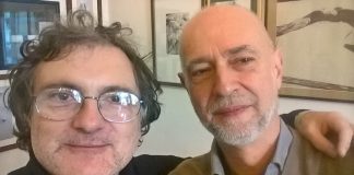 In foto, in alto, l'artista Carlo Bugli con l'autore Eugenio Lucrezi; al centro, alcune opere in mostre al MA\ ilmondodisuk.com