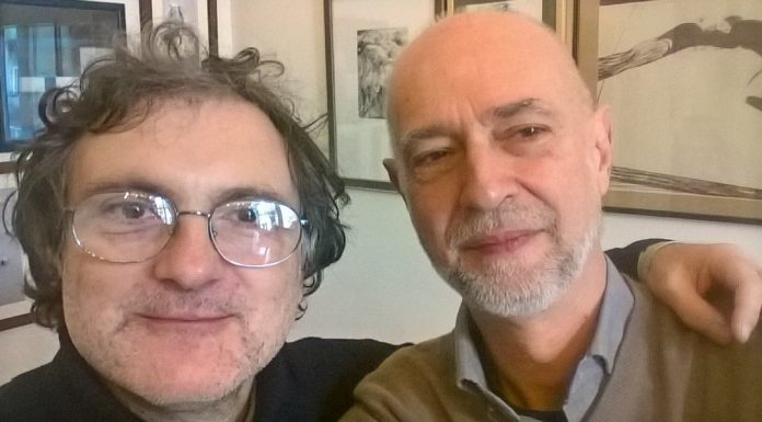 In foto, in alto, l'artista Carlo Bugli con l'autore Eugenio Lucrezi; al centro, alcune opere in mostre al MA\ ilmondodisuk.com
