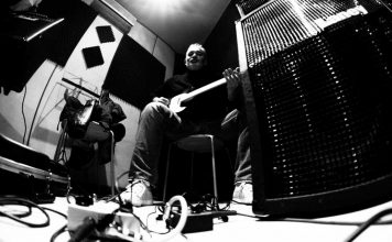 Musica/Giovanni Manzo e le “teorie dell’amore”: storia di due persone che non riescono a incontrarsi giovanni manzo| ilmondodisuk.com