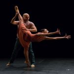 In foto, alcuni scatti realizzati da Cositore per lo spettacolo parigino “Petites Pièces: frammenti di vita in musica e danza”\ilmondodisuk.com