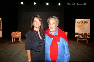 Romina De Luca  con Emilio Fede durante la conferenza stampa. Foto di Maurizio De Costanzo