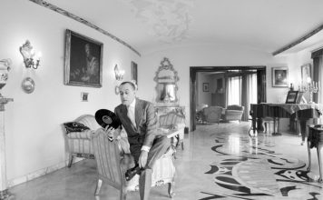 Il libro/Totò cede il passo ad Antonio De Curtis: la nipote racconta il principe poeta. Ovvero il lato intimo della risata Totò nella sua casa di Roma - 1957\ilmondodisuk.com