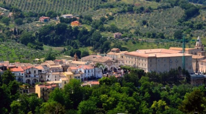 In foto, l'antico borgo di Laurino \ilmondodisuk.com