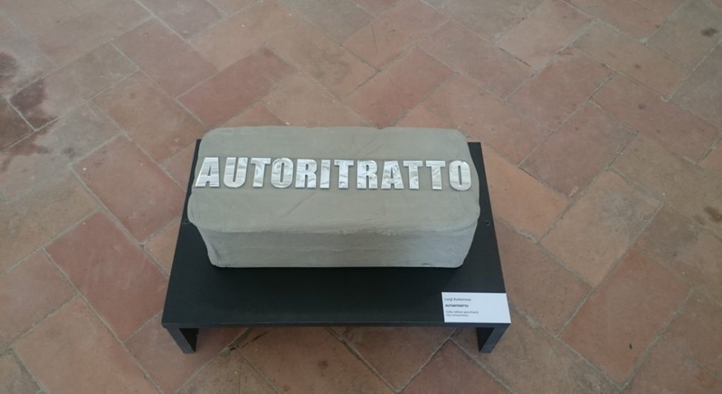 In foto, alcune opere in mostra: qui sopra, "Autoritratto"\ ilmondodisuk.com