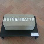 In foto, alcune opere in mostra: qui sopra, "Autoritratto"\ ilmondodisuk.com