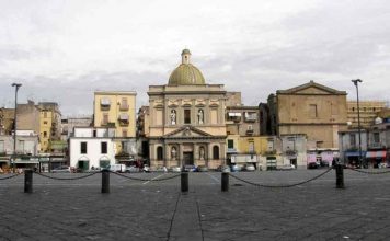 Piazza mercato Napoli| ilmondodisuk.com