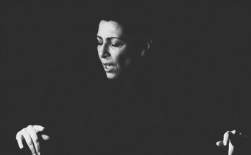 Il disco/Domus Ars: ecco le 8 canzoni di Barbara Buonaiuto, voce femminile dell’Orchestra italiana di Renzo Arbore Barbara Buonaiuto| ilmododoisuk.com