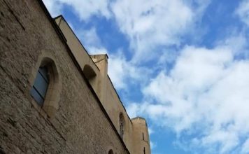Santa Chiara/Nel chiostro musica, poesia e arte. La bellezza al chiaro di luna