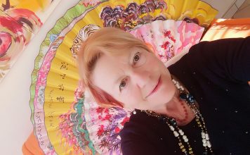 La mostra di TempoLibero/Creativi contro il virus. Eugenia Serafini: “La neve è caduta stanotte sull’Italia e… io dipingo ROSE ROSA”