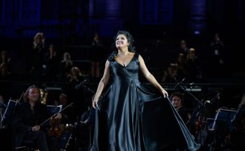 San Carlo/L’opera in piazza con le star della musica: tra Tosca e Aida il teatro guarda al futuro e alla formazione dei giovani