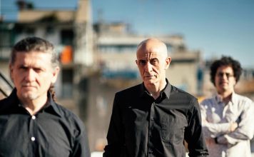 Palazzo Firrao/Teatro di cortile: ecco le canzoni di Dalla con il trio Servillo, Girotto e Mangalavite