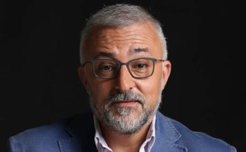 Vivi Caiazzo/Comicità made in Naples per ridere di gusto. Tra musica e cabaret (3-4 settembre)