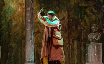 Teatri di pietra/ Anfiteatro campano: archeologia da vivere tra Aristofane e Pasolini