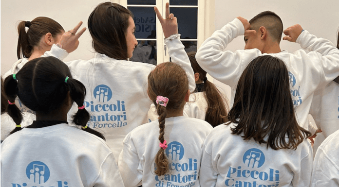 Antica Pizzeria Da Michele/ Arrivano i piccoli cantori di Forcella per celebrare il Carnevale