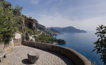 Conca dei Marini/ Frangenti Festival (23 – 27 agosto): il borgo di pescatori in costiera amalfitana s’illumina d’arte. Tra suoni e parole