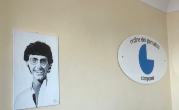 Ordine dei giornalisti della Campania/ Nicholas Tolosa dedica una tela (tra bianco e nero) a Giancarlo Siani: in mostra permanente, invita a riflettere sulla tormentata storia di Napoli