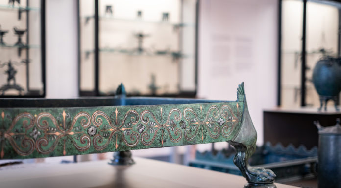 Mann/ Al via gli incontri di archeologia tra dibattito e divulgazione: inaugura il nuovo ciclo il direttore Sirano. Che racconta i preziosi arredi lignei dalla Villa dei Papiri