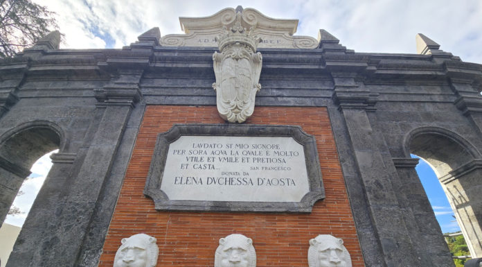 Capodimonte/ Torna a scorrere l’acqua nelle 4 fontane storiche, dopo un lungo silenzio
