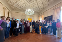 Komen Italia/ Arriva a Napoli la race for the cure: 3 giorni per la prevenzione contro il tumore al seno. E le donne in rosa cantano: “Femmena so’ femmena”