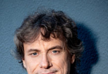 Teatro Bellini/ Alberto Angela presenta il suo Giulio Cesare: viaggio nel De Bello Gallico. Un racconto d’avventura che utilizza l’intelligenza artificiale guidata da un’indagine storica