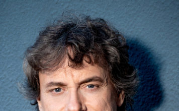 Teatro Bellini/ Alberto Angela presenta il suo Giulio Cesare: viaggio nel De Bello Gallico. Un racconto d’avventura che utilizza l’intelligenza artificiale guidata da un’indagine storica