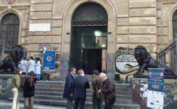 Accademia di belle arti/ Tornano (restaurati) i leoni di Tommaso Solari. Un intervento sostenuto dal Lions Club Napoli Lamont Young