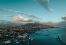 Palazzo Serra di Cassano/ Neapolis 2500: la città festeggia il suo compleanno in un volume (Istituto culturale del Mezzogiorno)