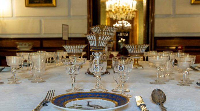 Giornata della disabilità/ Visite tattili a Palazzo reale. Villa Pignatelli invita l’arte a tavola