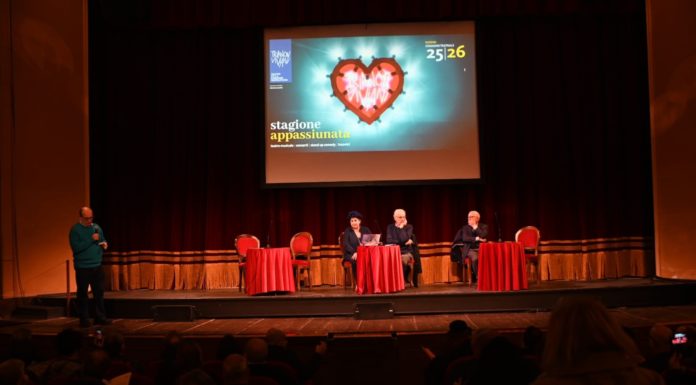 Teatro Trianon Viviani/ Non solo canzoni ma anche impegno civile: Ottavia Piccolo porta in scena Matteotti e l’anatomia del fascismo. Il barbiere di Siviglia canta in napoletano