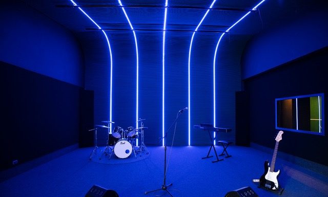 Ex fabbrica Pirelli/ Nasce a Napoli Hubsuperstudio: uno spazio per i giovani talenti. Come realizzare un sogno artistico tra danza, musica e cinema