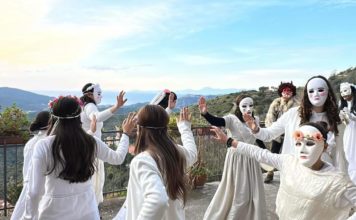 Cosentini di Montecorice/ Carnuluvaro mio: torna la ballata di Zeza. Parata di maschere antiche nel borgo salernitano