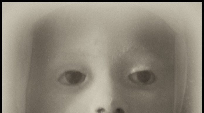 Fotografia/ Armageddon, il nuovo progetto di Augusto De Luca. Un viaggio nell’anima delle persone, un tentativo di catturare l’invisibile in un mondo segnato dalle guerre