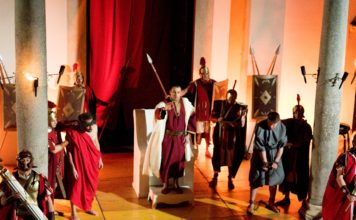 Ravello/ Torna la Via Crucis in costume: emozione senza tempo con 300 figuranti e 30 attori