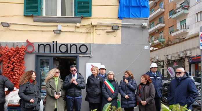 Vomero/ Nuova targa per la pittrice Diana De Rosa: l’ordine degli architetti di Napoli le restituisce identità e rispetto. Non è più (solo) Annella di Massimo