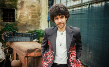 Musica/ Roberto Colella lancia il suo primo album di inediti. “La casa sull’albero”: una luce in un cielo infinito e buio