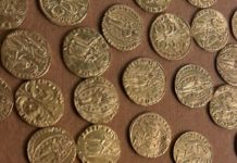 Ingresso a 1 euro/ Napoli brilla nella notte europea dei musei: in anteprima, passeggiata guidata tra le monete del Mann. Alla Certosa di San Martino concerto di Raffaello Converso