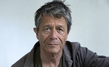 Fondazione Foqus/ Emmanuel Carrère presenta a Napoli “Kolchoz”, il suo romanzo famigliare. Quando la vita diventa letteratura che attraversa il Novecento
