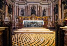 Cappella del tesoro di San Gennaro/ Restaurato il pavimento di Cosimo Fanzago: restituito alla città un capolavoro, custode di storia e devozione
