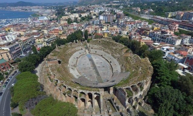 Pozzuoli & Napoli/ L’ora d’aria: in scena, riflessioni sulla libertà delle persone