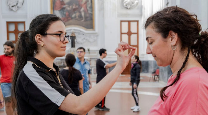 Basilica dello Spirito Santo/ Di- Segni di Comunità, un progetto di Officinae Efesti: quando l’arte costruisce inclusione