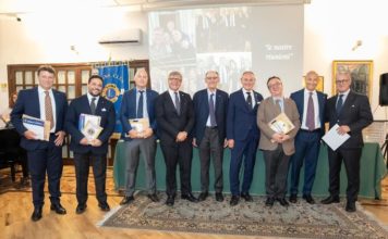 Lions Napoli Lamont Young/ Il Club chiude l’anno sociale sotto il segno di bellezza, cultura, solidarietà. Passaggio della campana tra Antonino Magliulo e Alfredo Maria Serra
