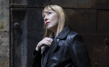 Musica al Castello/ Concerti gratuiti al Maschio Angioino: arriva la cantautrice statunitense Suzanne Vega (con posti a sedere)