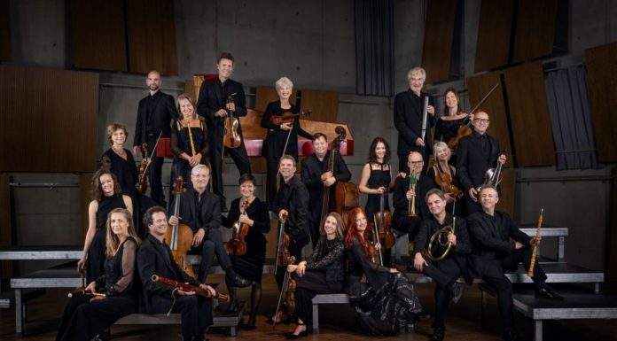 Ravello/ Gran finale al festival con Robert Schumann: sul palco la Freiburger Barockorchester. A Villa Rufolo c’è la Fanfara dei carabinieri